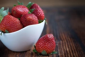 bowl of ripe strawberries